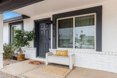 Main picture of 2529 E Commonwealth Cir