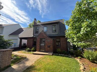 Main picture of 2412 Alberta Ave SW