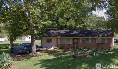 Main picture of 600 Thurman St