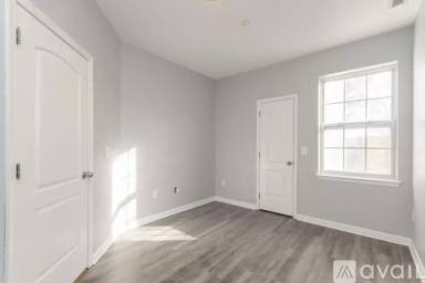 Main picture of 1919 N Uber St