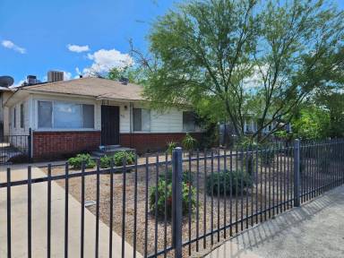 Main picture of 827 33rd St