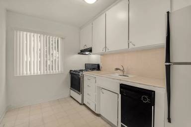 Main picture of 2371 Sutter Ave