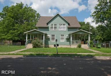 Main picture of 3302 Bradley St SW