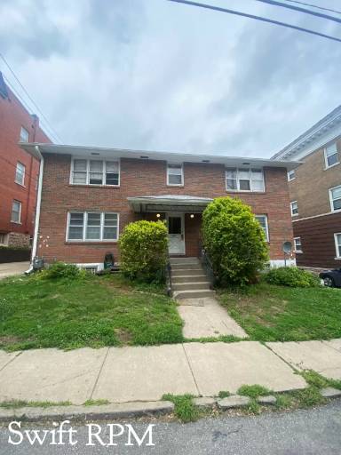 Main picture of 202 W 36th St
