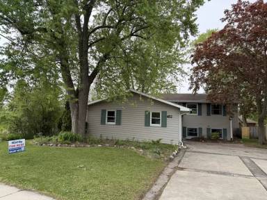 Main picture of 452 Cook St