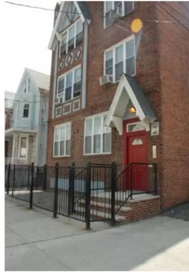 Main picture of 289 Grant Ave