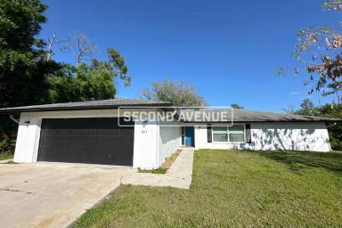 Main picture of 851 Red Bay St