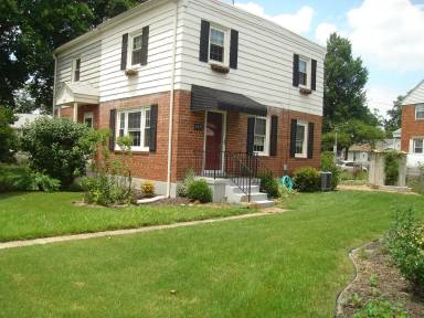 Main picture of 2621 S Four Mile Run Dr