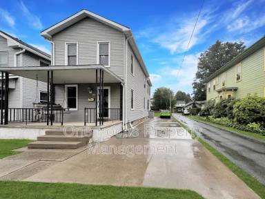 Main picture of 719 N Front St