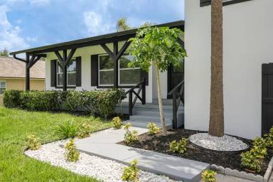 Main picture of 718 Mendoza Dr