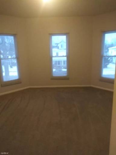 Main picture of 309 S Michigan Ave