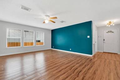 Main picture of 9443 Sycamore Brk