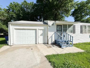 Main picture of 13 Lincoln Cir
