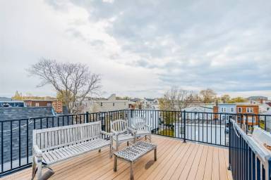Main picture of 17 Caldwell St