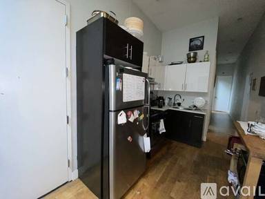 Main picture of 867 Halsey St