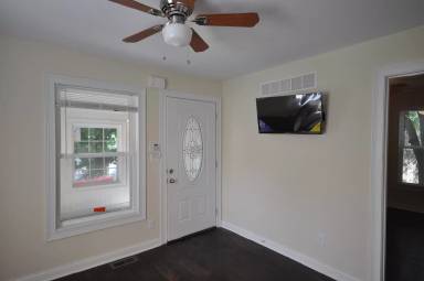 Main picture of 611 Addison Ave