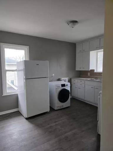 Main picture of 674 Strong Ave