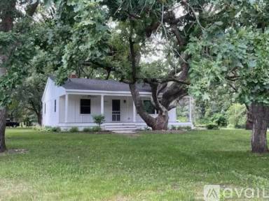 Main picture of 8712 Van Buren St NE