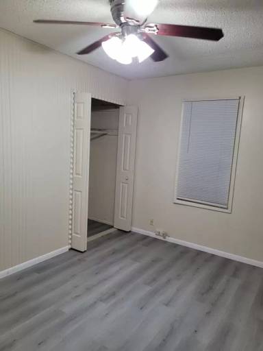 Main picture of 2424 SW Hillcrest Rd