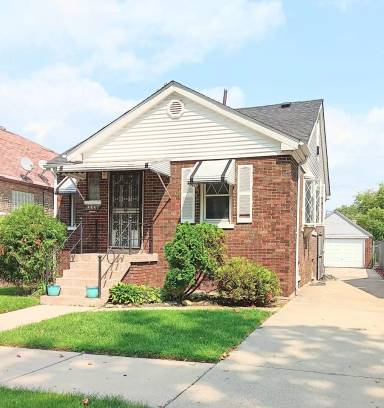 Main picture of 4847 Drummond St