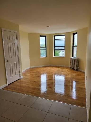 Main picture of 288 Riverdale Ave