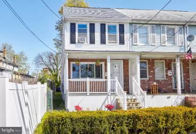 Main picture of 31 E Burlington St