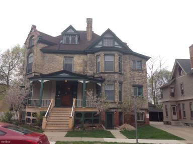 Main picture of 121 Madison Ave SE