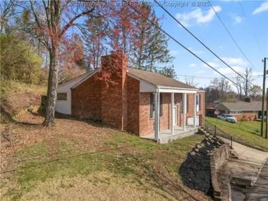 Main picture of 1501 Knob Rd