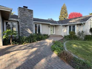 Main picture of 811 Southampton Dr