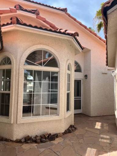 Main picture of 2056 E Desert Lakes Dr