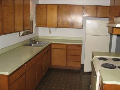 Main picture of 860 NE Court St