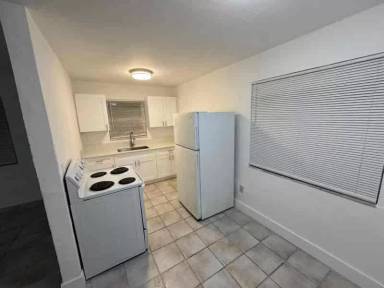 Main picture of 201 NW 77th St