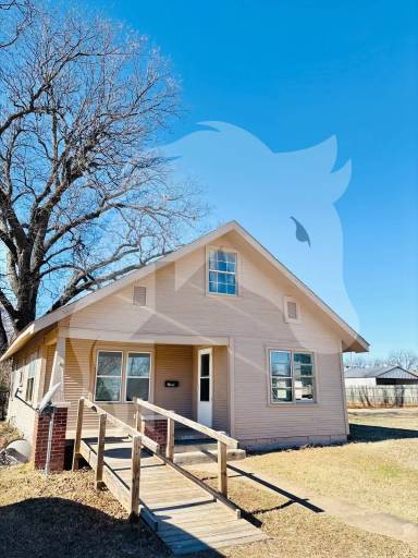 Main picture of 708 SE 2nd St