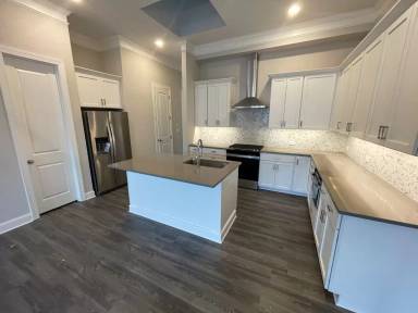 Main picture of 215 Prairie Ln