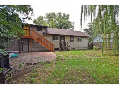 Main picture of 612 W Oak St