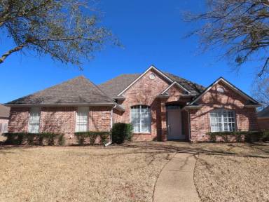 Main picture of 1221 River Bend Dr
