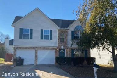 Main picture of 110 Greenway Dr