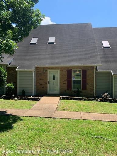Main picture of 156 Lake Chateau Dr
