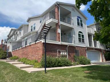 Main picture of 1638 S Deframe St