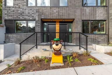 Main picture of 520 N 39th St