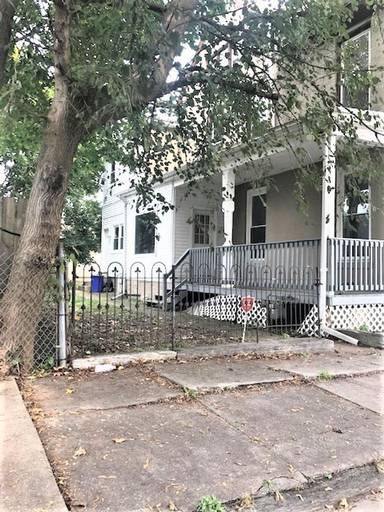 Main picture of 829 Church St