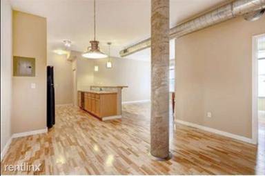 Main picture of 2422 Tremont Pl