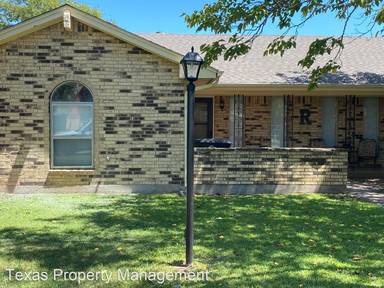 Main picture of 1904 Starling Ct