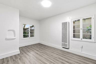 Main picture of 2401 20th St