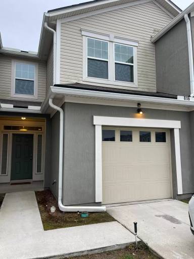 Main picture of 816 Grover Ln