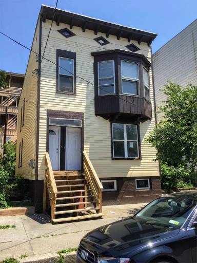 Main picture of 169 Myrtle Ave