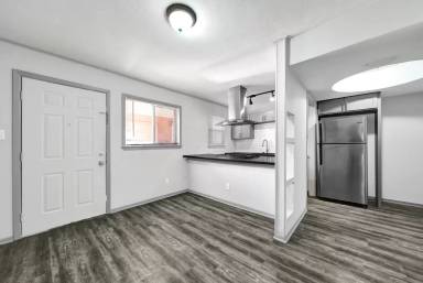 Main picture of 2801 Carrolton St