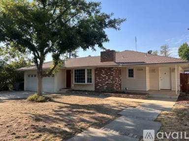 Main picture of 1338 E Almendra Dr