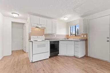 Main picture of 2918 N Stone St