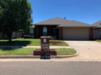Main picture of 10928 NW 38th Ter
